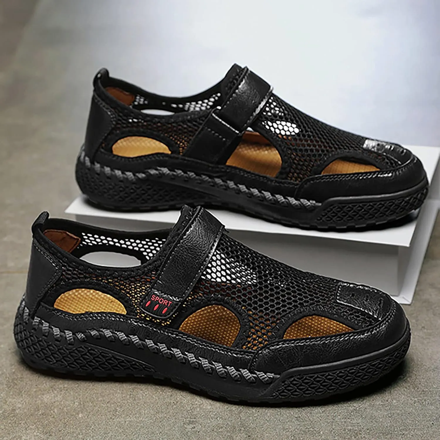 2023 Men's New Summer Breathable Versatile Trend Outdoor Handmade Large Beach Shoes Hollow Mesh Costume Sandals