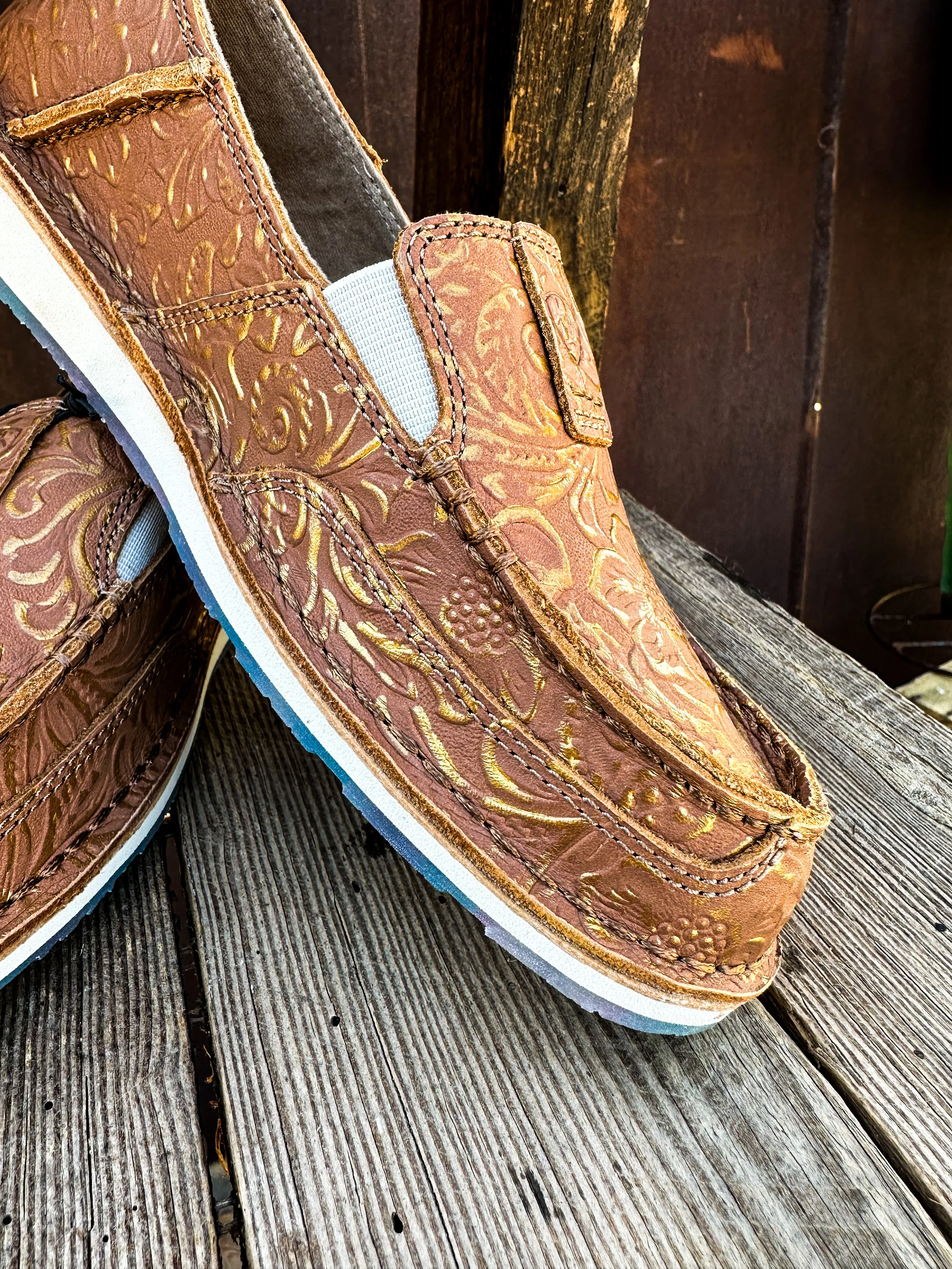 Bronze Blanket Emboss Ariat Cruiser