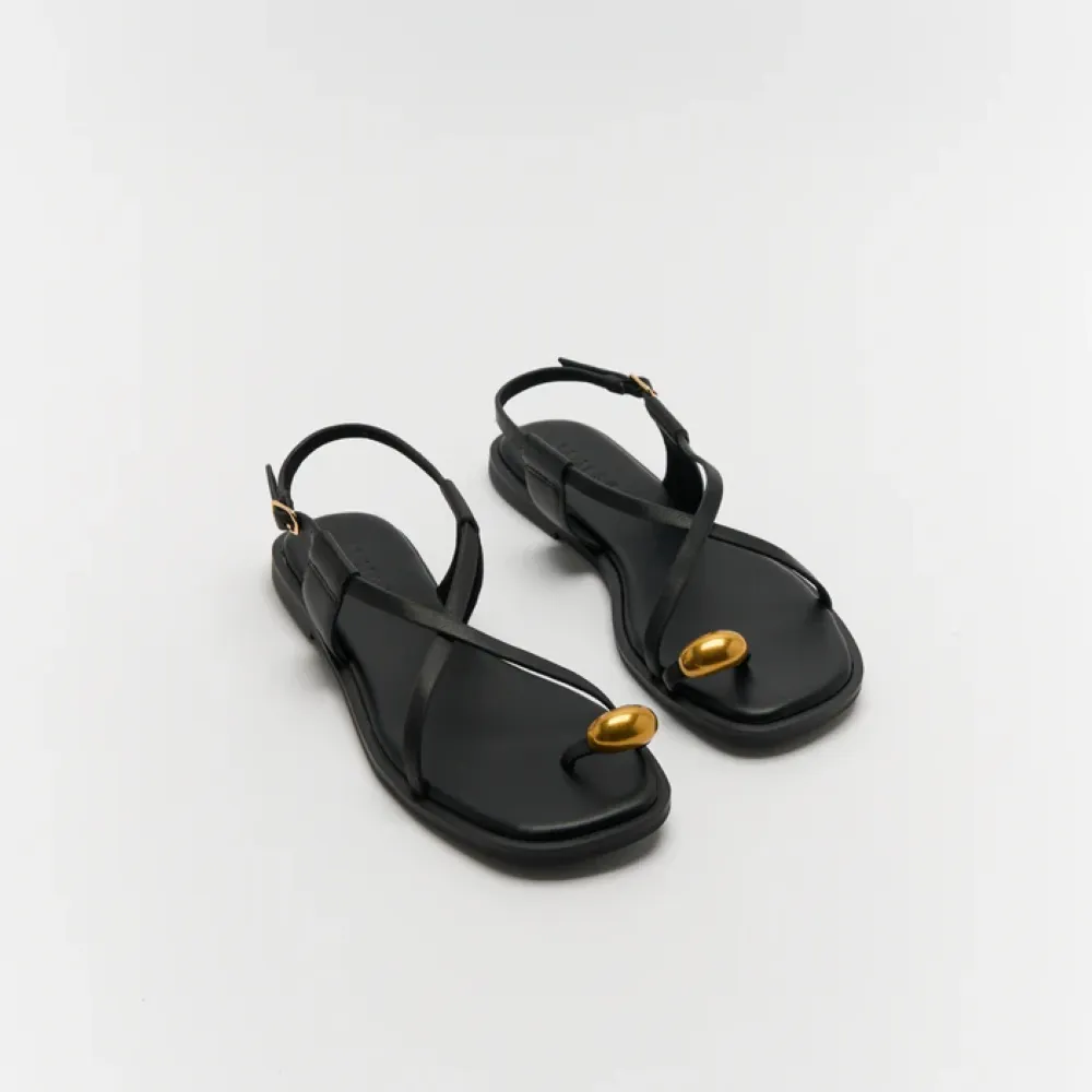 ELIANA SANDAL