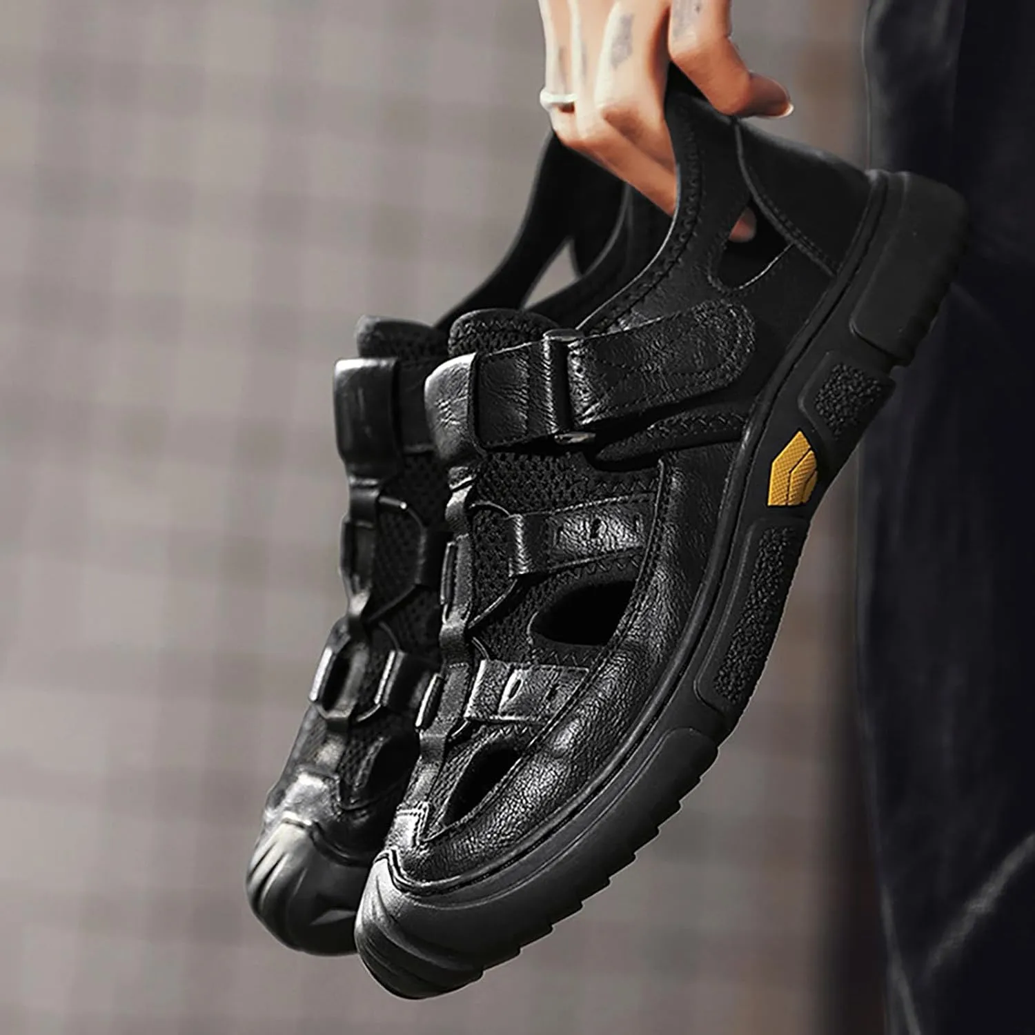 Men's Outdoor Casual Shoes Mesh Shoes Non Slip Breathable Sports Hiking Shoes Travel Hiking Shoes mens sandals