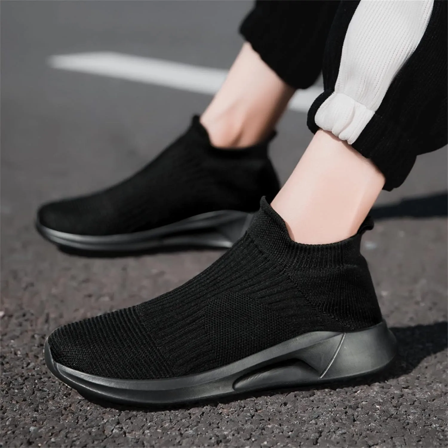 Slip On Sock Shoes for Men Fashion Fly Woven Mesh Sports Shoes Lightweight Soft Flat Bottom Hiking Sneakers