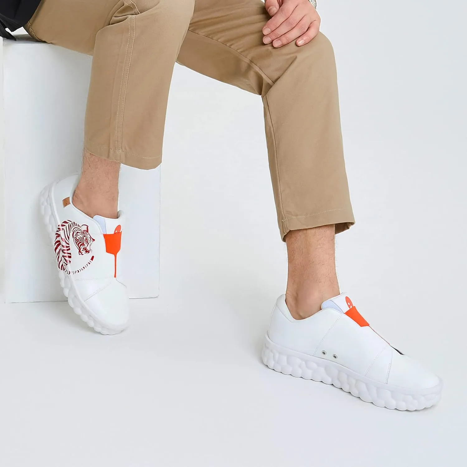 UIN Men's Fashion Sneakers Lightweight Walking Casual Slip Ons Art Painted Athletic Travel Skate Shoes Las Ramblas