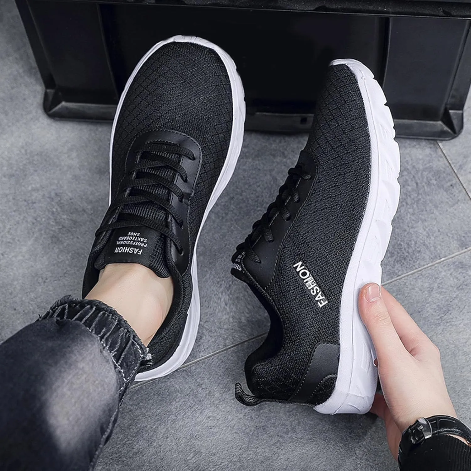 Versatile & Casual Sneaker Men Sports Shoes Fashionable New Pattern Solid Color Simple Mesh Breathable Comfortable Lace