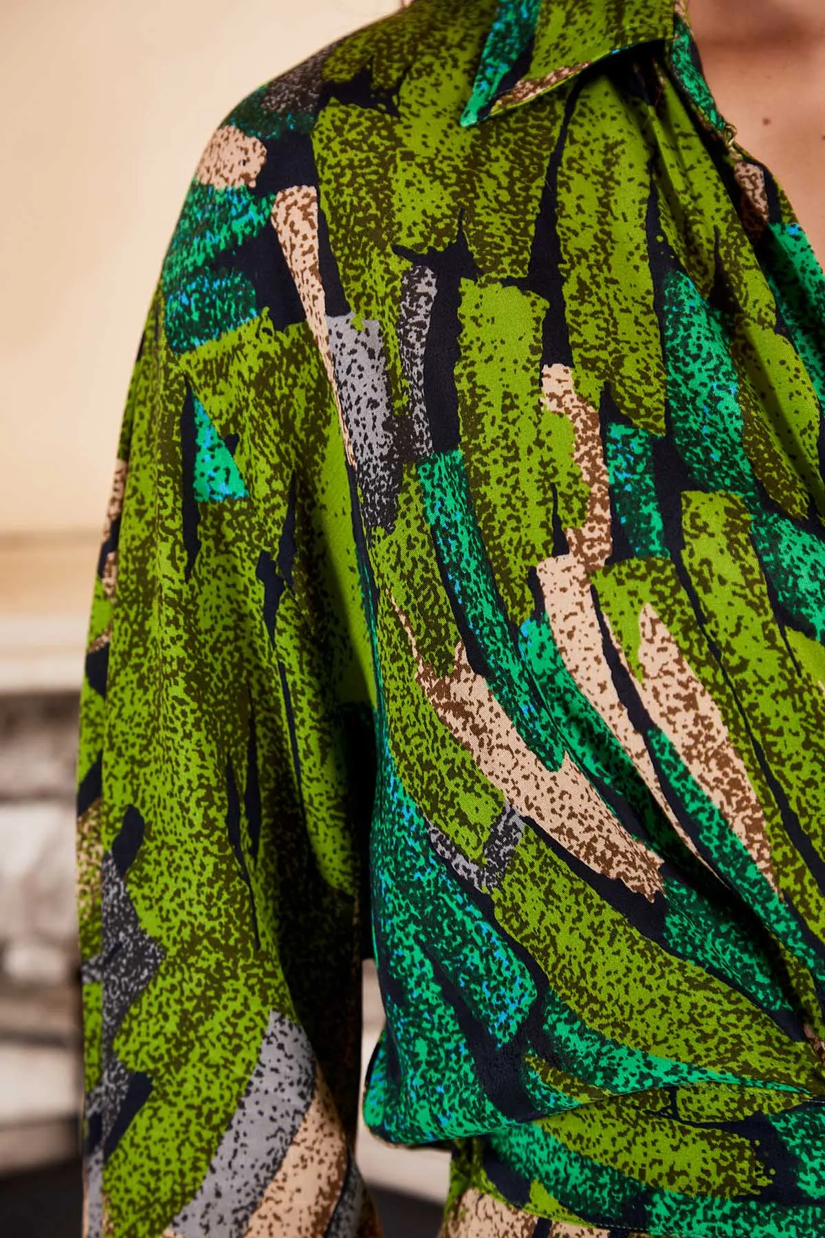Vivant Parisian Midi Wrap Dress Green in Viscose
